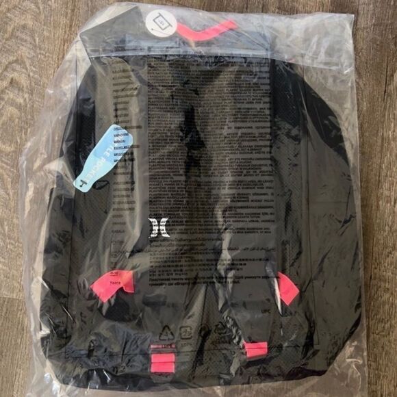 Hurley One and Only Shark Backpack‎ - Picture 6 of 6